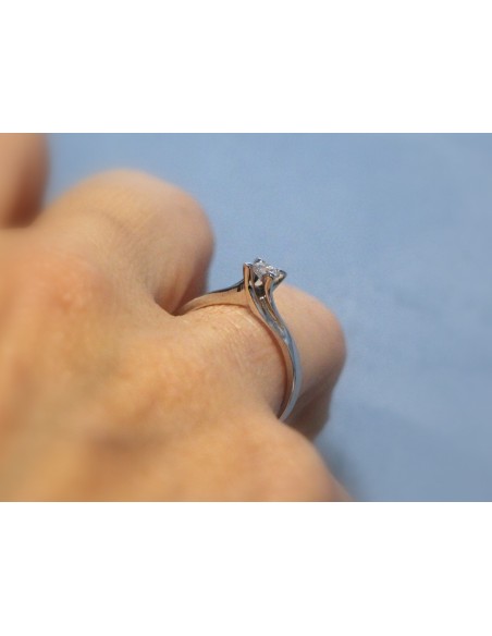 anello solitario diamante OPERA ITALIANA JEWELLERY modello Bologna