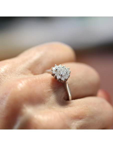 Anello diamante taglio cuore e contorno OPERA ITALIANA JEWELLERY modello CUORE RICCO